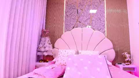 Natasha online show from 11-28-25, 07:16