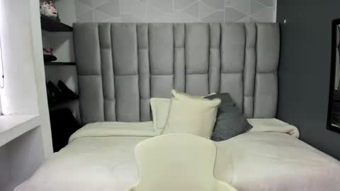 Snapshot of natasha_rose__ chatting on 09-23-25, 07:28 N A T A S H A online show from 09-23-25, 07:28