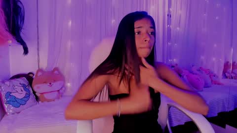 Snapshot of natasha_smith_ws chatting on 12-25-24, 04:22 Natasha  online show from 12-25-24, 04:22