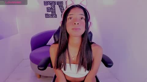 Snapshot of natasha_smith_ws chatting on 01-28-25, 03:35 Natasha  online show from 01-28-25, 03:35