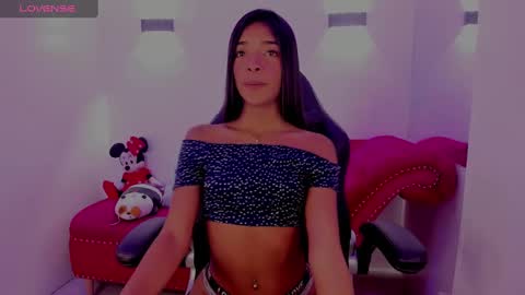 Snapshot of natasha_smith_ws chatting on 02-04-25, 01:48 Natasha  online show from 02-04-25, 01:48