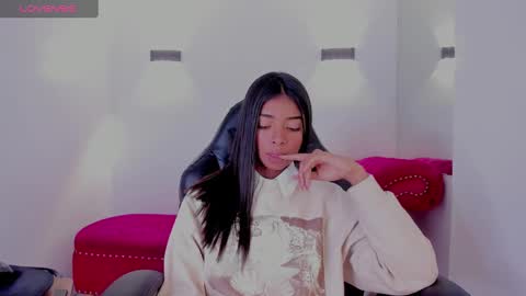 Snapshot of natasha_smith_ws chatting on 02-14-25, 11:42 Natasha  online show from 02-14-25, 11:42