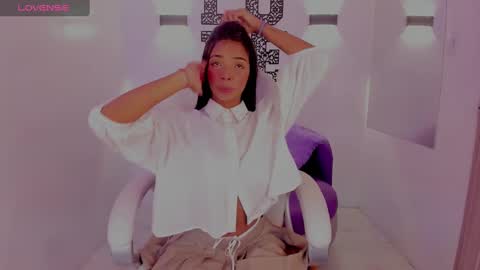 Snapshot of natasha_smith_ws chatting on 02-21-25, 08:05 Natasha  online show from 02-21-25, 08:05