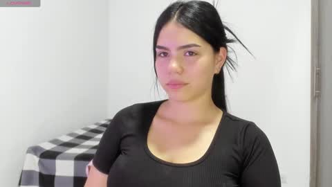 Snapshot of natasha_su chatting on 02-06-25, 01:05 Natalia online show from 02-06-25, 01:05