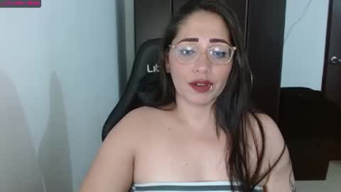 Natasha Smithe  online show from 12-10-24, 02:59