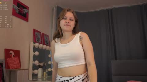 Snapshot of natashiareichow chatting on 10-07-25, 05:37 Nata online show from 10-07-25, 05:37