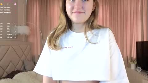 Snapshot of natashiareichow chatting on 10-18-25, 07:20 Nata online show from 10-18-25, 07:20