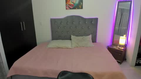 Nathalia  Take surprises in our chat. 25tkns for a hot pic. Follow me. online show from 01-18-26, 06:12