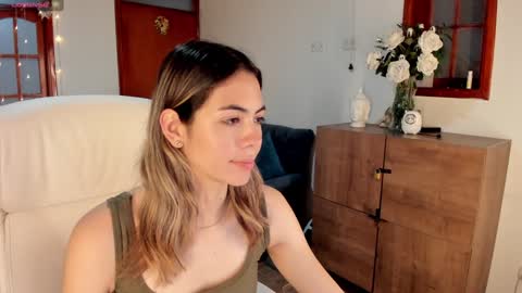 Snapshot of nathaaly_sky chatting on 01-17-25, 10:44 nathaly sky online show from 01-17-25, 10:44