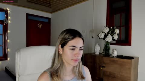 Snapshot of nathaaly_sky chatting on 01-22-25, 10:18 nathaly sky online show from 01-22-25, 10:18