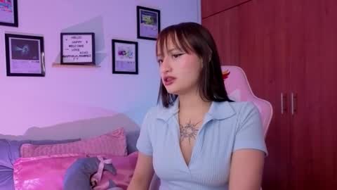 Nathalia Ramirez online show from 03-18-26, 04:26