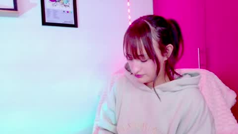Nathalia Ramirez online show from 06-25-26, 05:12