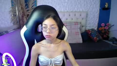 Snapshot of nathaliasweet_1_ chatting on 02-14-26, 02:14 nathaliasweet_1_ online show from 02-14-26, 02:14