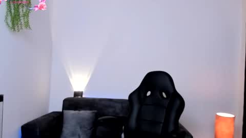 NATHALIE online show from 01-30-25, 02:49