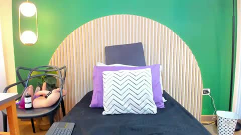 Snapshot of nathalie_rossel chatting on 04-15-26, 08:20 nathalie rossel online show from 04-15-26, 08:20