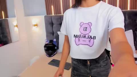 Snapshot of nathaly__rosse chatting on 11-01-25, 02:13 ... Nathaly ... online show from 11-01-25, 02:13