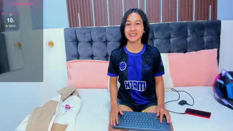 Snapshot of nathaly__rosse chatting on 11-05-25, 03:50 ... Nathaly ... online show from 11-05-25, 03:50