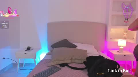 NATHALY  online show from 10-07-25, 10:45