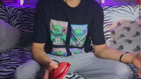 Snapshot of nathanbruce chatting on 09-21-25, 04:19 N A T H AN online show from 09-21-25, 04:19