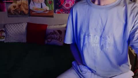 Snapshot of nathanbruce chatting on 10-28-25, 02:42 N A T H AN online show from 10-28-25, 02:42