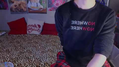 Snapshot of nathanbruce chatting on 11-04-25, 02:49 N A T H AN online show from 11-04-25, 02:49