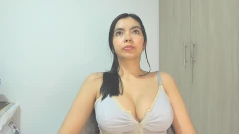 Snapshot of nathyy_garcia chatting on 10-01-25, 04:18 Nathyy online show from 10-01-25, 04:18