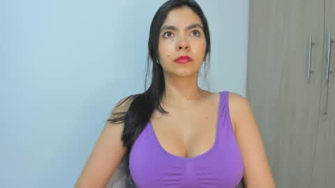 Snapshot of nathyy_garcia chatting on 10-17-25, 04:48 Nathyy online show from 10-17-25, 04:48