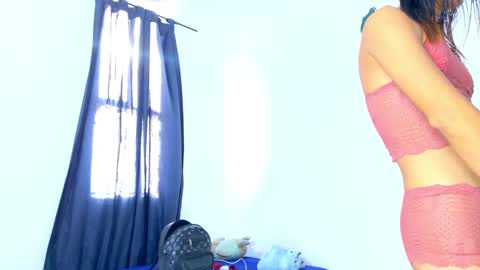 Snapshot of nati_sm chatting on 12-20-24, 01:00 Nati online show from 12-20-24, 01:00