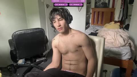 Snapshot of native_boy2 chatting on 10-15-25, 01:06 native_boy2 online show from 10-15-25, 01:06