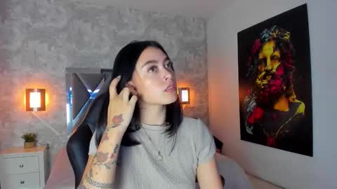 Snapshot of natt_collins chatting on 01-18-26, 02:15 Natalia online show from 01-18-26, 02:15