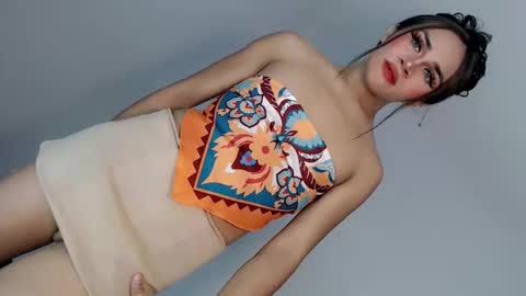 Nathalie smith online show from 05-14-26, 04:52