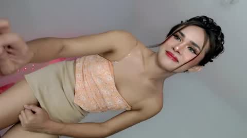 Nathalie smith online show from 06-30-26, 06:36