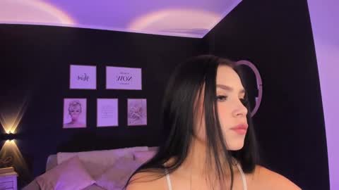 Snapshot of natti_london chatting on 10-14-25, 12:06 natti_london online show from 10-14-25, 12:06