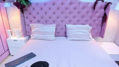 Natty Trainor online show from 12-21-25, 09:22