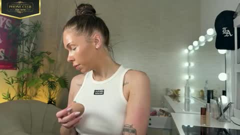 NATTY FIERROS online show from 05-06-26, 10:42