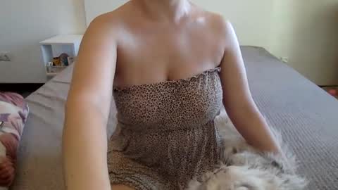 Snapshot of natural_beauty201 chatting on 09-29-25, 08:08 Penelopa369 online show from 09-29-25, 08:08