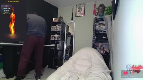 Snapshot of naturesbest951 chatting on 02-14-26, 06:48 NATURESBEST online show from 02-14-26, 06:48