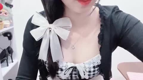 Kiki online show from 12-05-25, 03:04