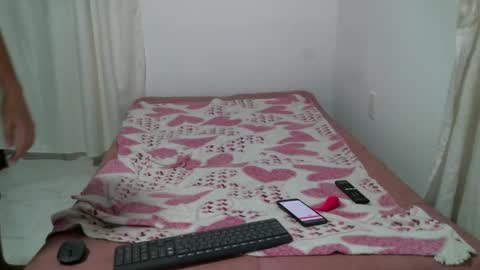 Snapshot of natyscoth chatting on 01-19-25, 03:29      online show from 01-19-25, 03:29