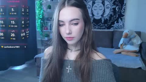 Snapshot of naugghtynikki chatting on 09-19-25, 05:09 Nikki online show from 09-19-25, 05:09