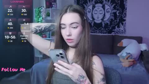 Snapshot of naugghtynikki chatting on 10-14-25, 04:35 Nikki online show from 10-14-25, 04:35