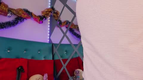 Christopher  Chris online show from 12-18-25, 01:39