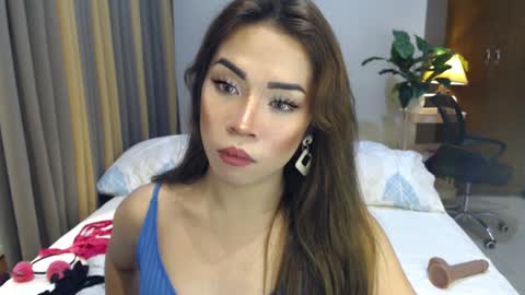 Queen Jess online show from 12-23-24, 06:05