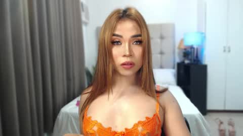 Snapshot of naughty_dreamerxxx chatting on 04-11-26, 05:23 Queen Jess online show from 04-11-26, 05:23