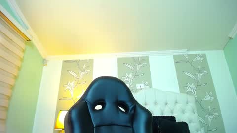 Kitten online show from 01-03-25, 02:19