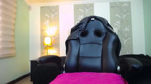Kitten online show from 01-04-25, 02:46
