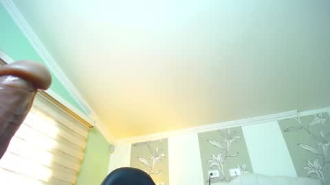 Kitten online show from 01-08-25, 02:03