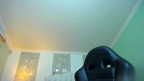 Kitten online show from 01-11-25, 11:12