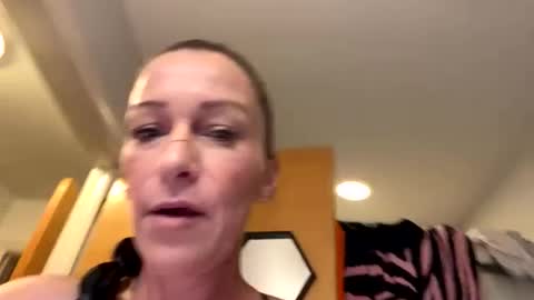 naughtybinature1985 online show from 07-12-26, 12:12