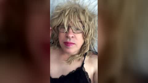 Snapshot of naughtycdgurl chatting on 04-04-26, 01:08 naughtycdgurl online show from 04-04-26, 01:08